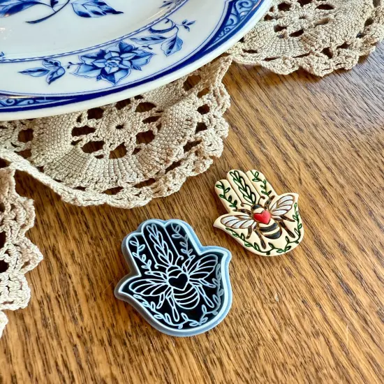 BUMBLE BEE HAMSA HAND | SPRING | CLAY CUTTER {2}
