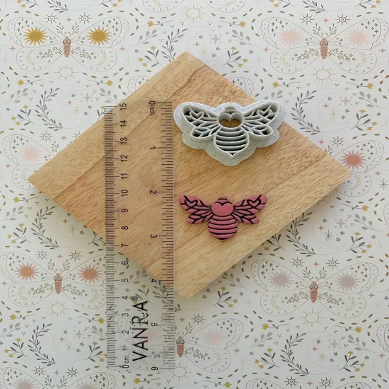 BumbleBee Clay Cutter {6}
