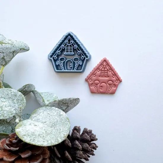 OG GINGERBREAD HOUSE | CHRISTMAS 2022 | CLAY CUTTER {1}