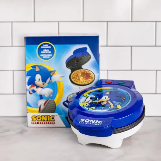 Uncanny Brands Sonic the Hedgehog Waffle Maker {5}