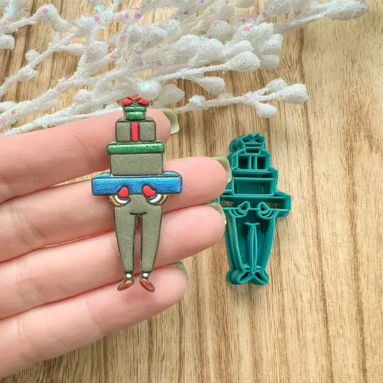 ELF HOLDING PRESENTS | CHRISTMAS 2023 | CLAY CUTTER {2}