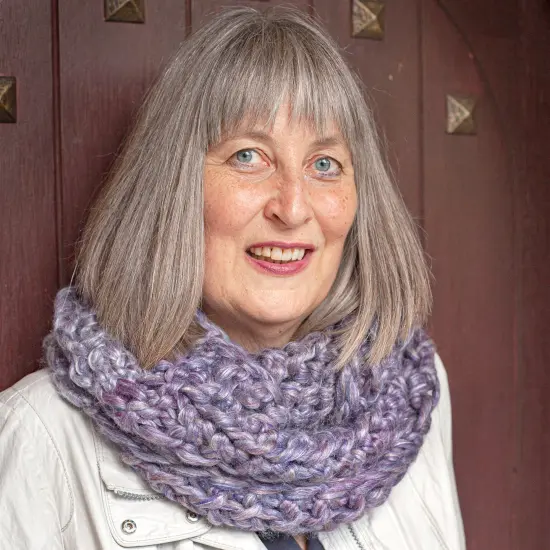 COWL KNITTING KIT: Super Soft Merino Silk Yarn + Large #19 needles + Written Pattern w/ Photo Tutorial. Gift for Knitters. Sapphire {4}