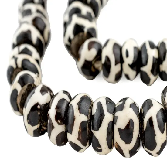 The Bead Chest Batik Bone Beads - Full Strand of Fair Trade African Beads (Large, Giraffe Design) {1}