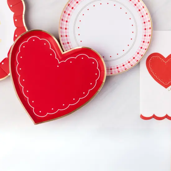 ELEGANT VALENTINE HEART SHAPED PLATES {5}