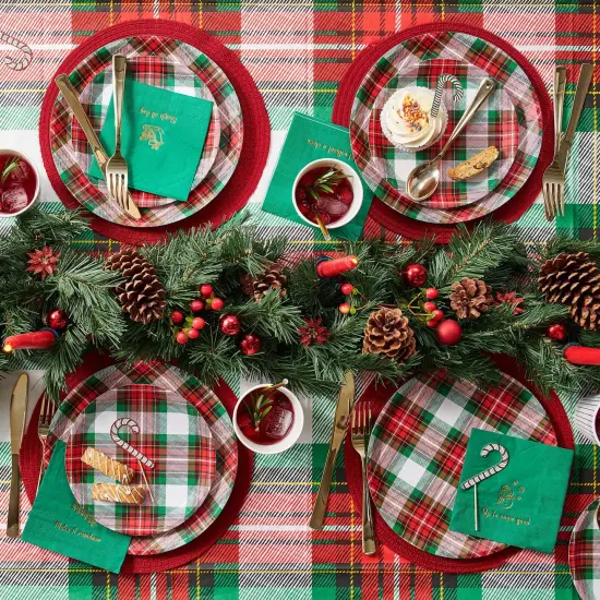 WINTER PLAID PAPER TABLECLOTH {3}