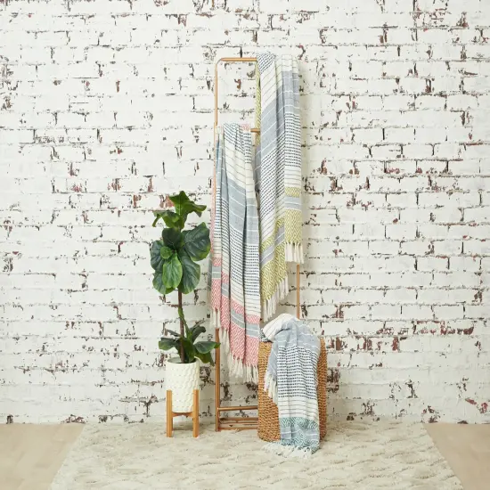 Berkley Hibiscus 50" x 60" Throw Blanket {6}