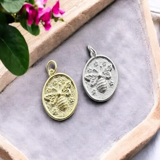 *5* 19x17mm Plated Brass Bee Charms - Choose Your Color Gold (2100) {2}