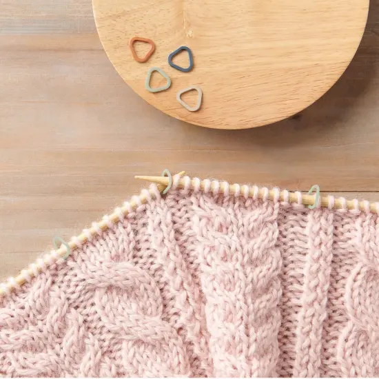 Soft Triangle Stitch Markers-Medium {5}