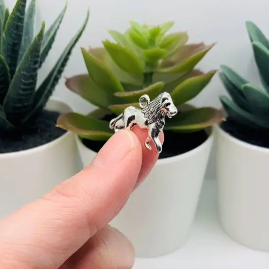 Silver Lion Charms, 16x26mm {4}
