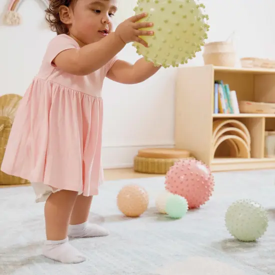 Kaplan Early Learning Company Sensory Balls - Set of 6 {6}