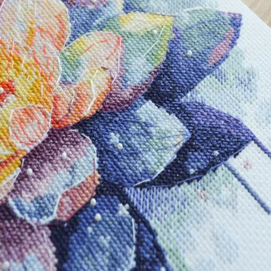 Cross-stitch kit - Shining lotus {2}