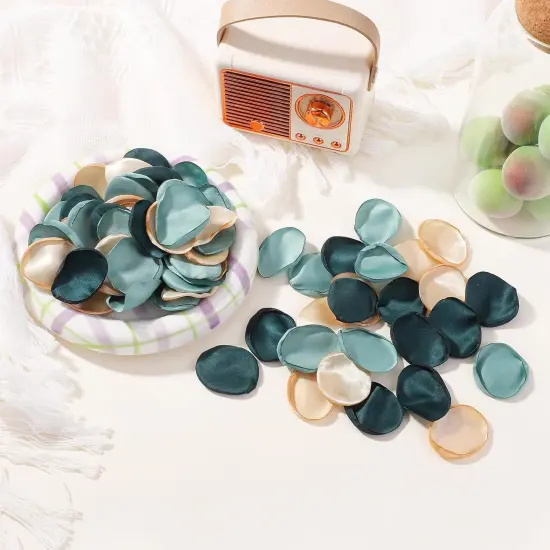 400 Pcs Silk Rose Petals Artificial Flower Petals for Wedding Flower Girl Basket Aisle Scatter Dinner Table Centerpieces Party Bridal Shower Romantic Night Decoration (Green) {5}