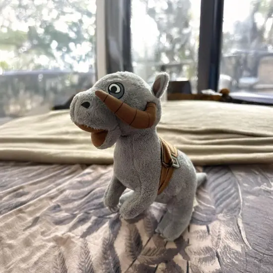 Comic Images Star Wars Tauntaun Plush {3}