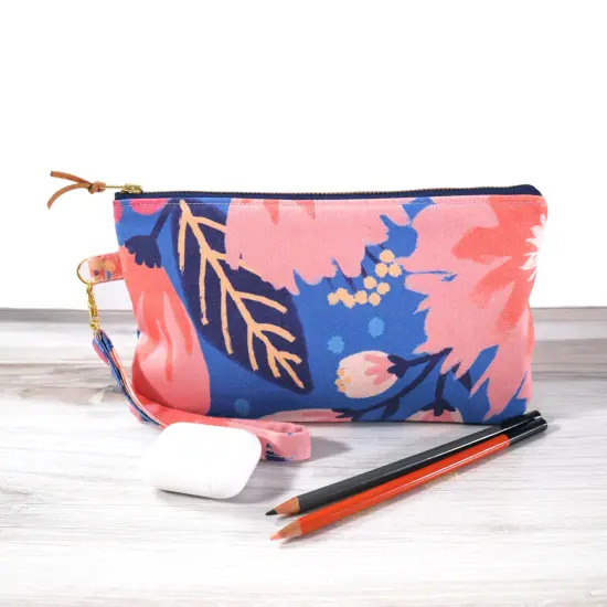 Crosscut Sewing Co.&reg; Wristlet Sewing Kit - Beginner Sewing Project Kit Dahlia blue {3}