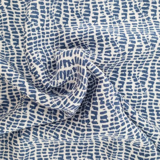 1 Yard 100 Percent Rayon Crinkle Woven Fabric Denim Color 50/52 Inch Wide {2}