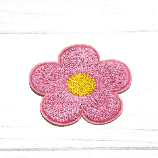Flower embroidered patch White {2}