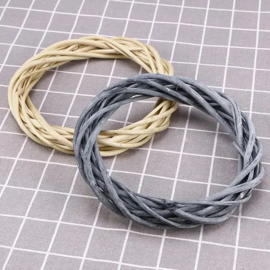 Natural Rattan Grapevine Wreath frame for DIY Crafts and Seasonal Decorations (20cm Diameter) {2}
