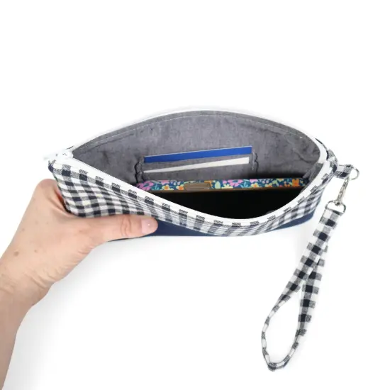 Crosscut Sewing Co.&reg; Wristlet Sewing Kit - Beginner Sewing Project Kit Gingham {4}