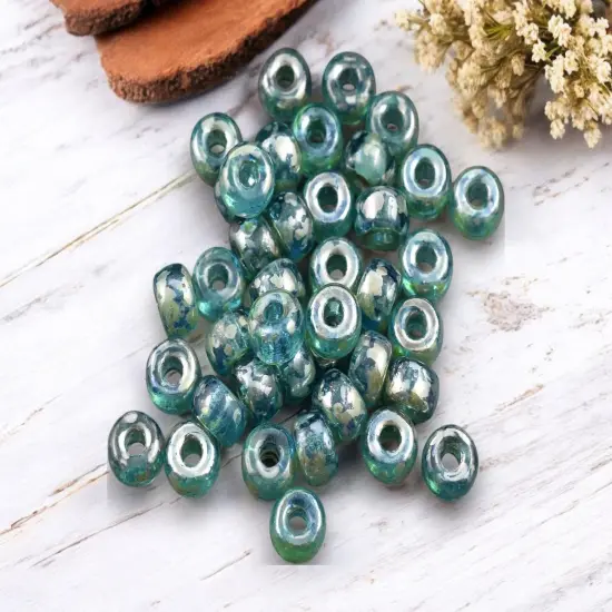 20g Aqua Rembrandt 2/0 Matubo Beads {3}