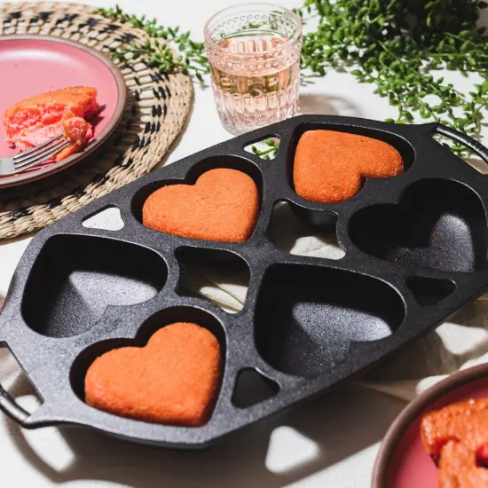 Lodge Cast Iron Mini Cake Pan, Makes 6 Heart-Shaped Cakes, Pre-seasoned Durable, and Perfect for Baking Muffins Brownies and More {6}