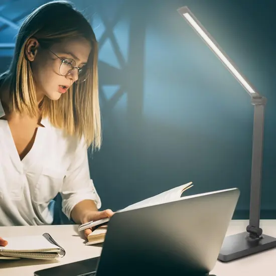 Eye-Caring Desk Lamp {4}