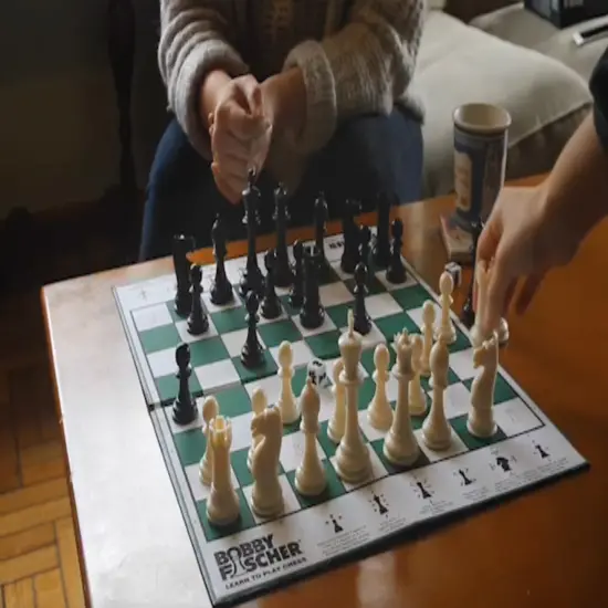 Bobby Fischer Learn to Play Chess Set Board Game {2}