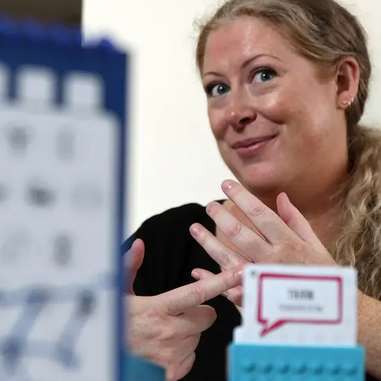 Synapses Games: Draw The Line, Great Game to Play With Family and Friends, Simple Rules, Quick to Learn, 4 to 8 Players, 20 Minute Play Time, For Ages 10 and up {7}