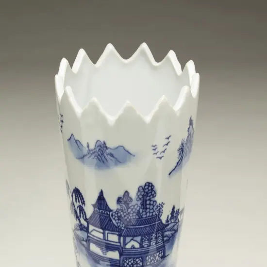 AA Importing 59810 9.5 Inch Blue And White Vase {4}