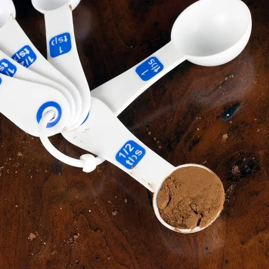 Chef Craft EZ-Read Large Print Plastic 6 Piece Measuring Spoon Set, 1/8 tsp, 1/4 tsp, 1/2 tsp, 1 tsp, 1/2 tbsp, 1 tbsp, White with Blue {3}