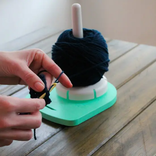Prym The Yarn Valet Yarn Dispenser {7}