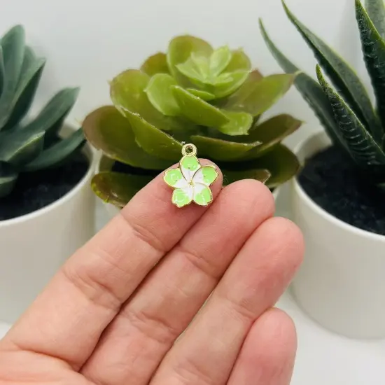 1, 4, 20 or 50 Pieces: Green and White Flower Charms {3}