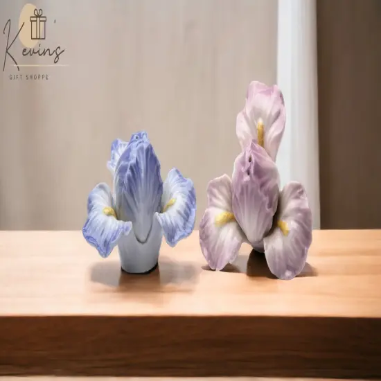 Ceramic Iris Lilac Flower Salt & Pepper Shakers, Home D&eacute;cor, Gift for Her, Gift for Mom, Kitchen D&eacute;cor, Wedding Decor {1}