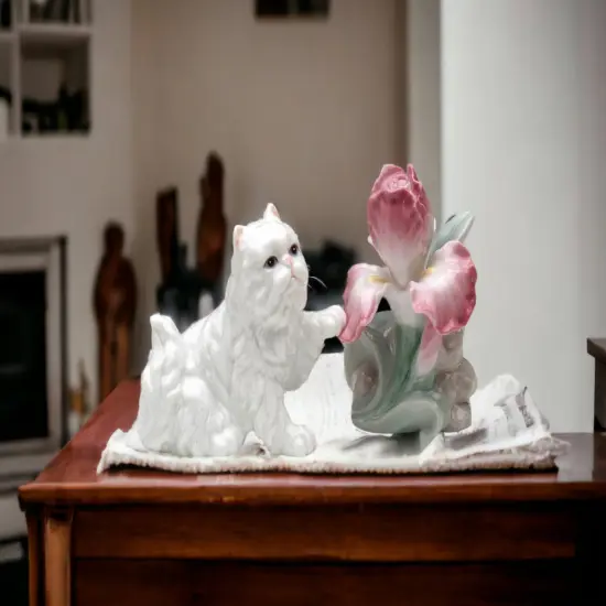 Ceramic Persian Cat and Iris Flower Salt & Pepper, Home Décor, Gift for Her, Gift for Mom, Kitchen Décor, Cat Lovers Gift, Pet Loss Gift {2}