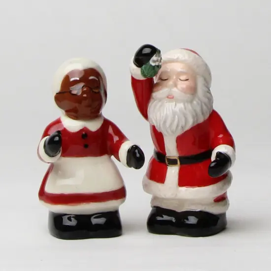 Ceramic Interracial Santa Claus and Mrs. Claus Salt and Pepper Shakers, Gift for Her, Gift for Mom, Kitchen D&eacute;cor, Christmas D&eacute;cor {3}