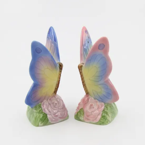 Ceramic Butterfly Salt and Pepper Shakers, Home D&eacute;cor, Gift for Her, Gift for Mom, Kitchen D&eacute;cor {4}