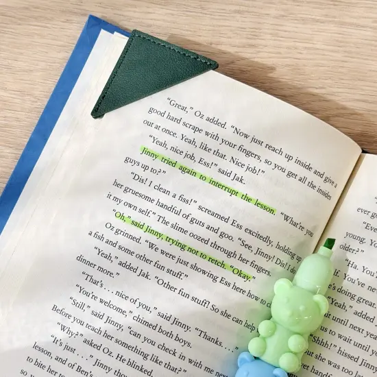 Wrapables Leather Corner Bookmarks, Page Marker, Reading Supplies (Set of 8), Triangles {3}