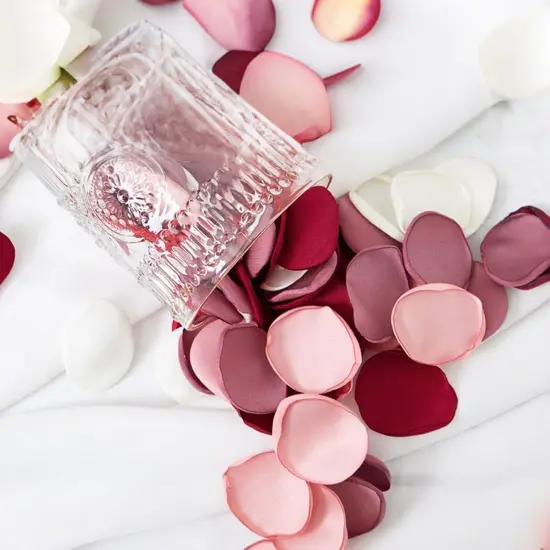 200Pcs Large Silk Rose Petals Artificial Scatter Flower Petals with Gift Box for Bridal Shower Romantic Night Wedding Aisle Reception Table Centerpieces Decor {5}