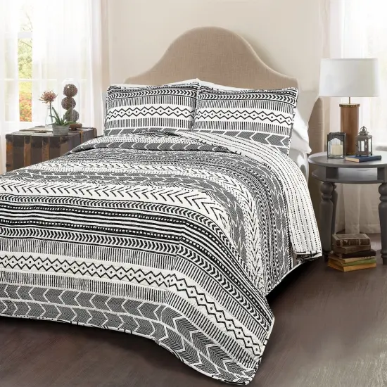 3 Piece Reversible Cotton Quilt Set with Geometric Patterns and Chevron for All Season Use {6}