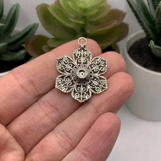 Silver Orante Flower Pendant Charms, 31x23mm {3}