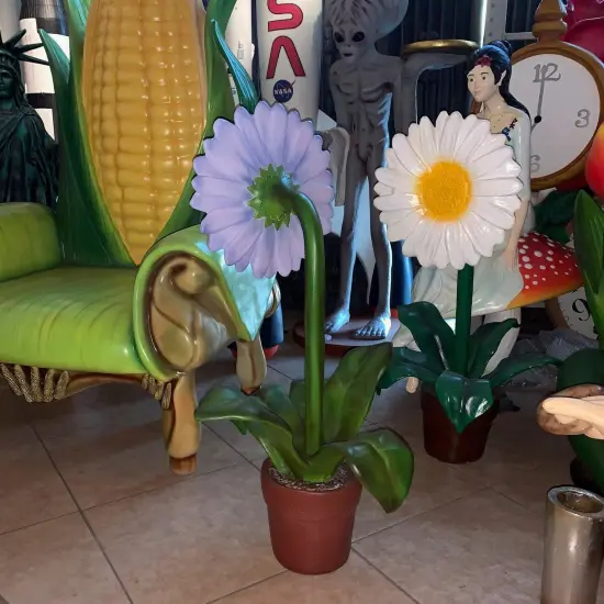 Small Purple Daisy In Pot Flower Statue {4}