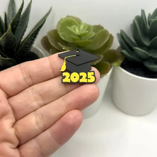 1, 4, or 20 Pieces: Yellow and Black 2025 Graduation Cap Charms {3}