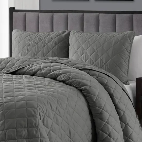 3-Piece Polyester Microfiber Reversible Diamond Quilt Set {2}