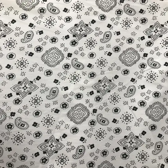 1 Yard White Poly Cotton Fabric with Paisley Bandanna Design 59/60 Inches Wide {1}