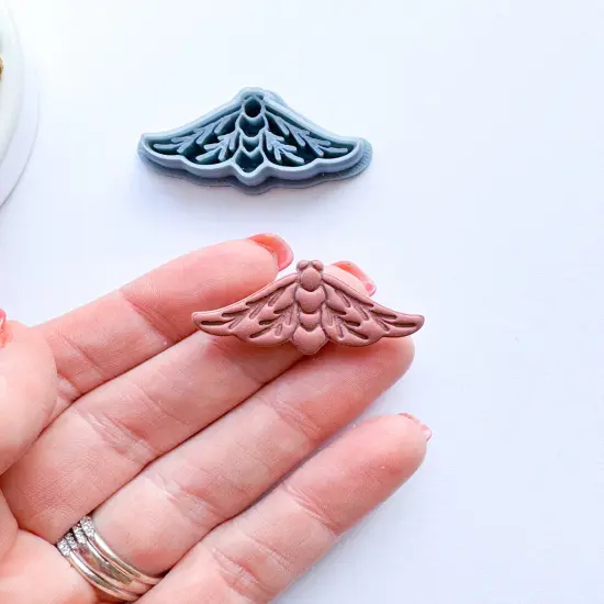 BUDDING MOTH INSECT | GARDEN | CLAY CUTTER {3}