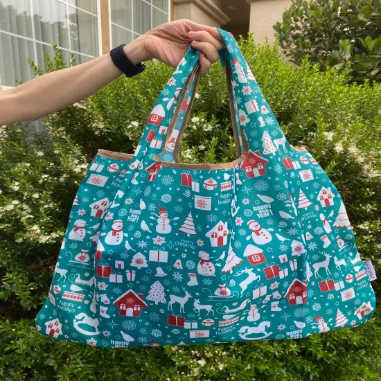 Wrapables Large & Small Foldable Tote Nylon Reusable Grocery Bags, Set of 2, Christmas Green {6}