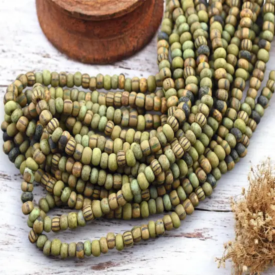 5/0 Aged Ghost Jade Striped Picasso Mix Seed Beads (20" Strand) {3}