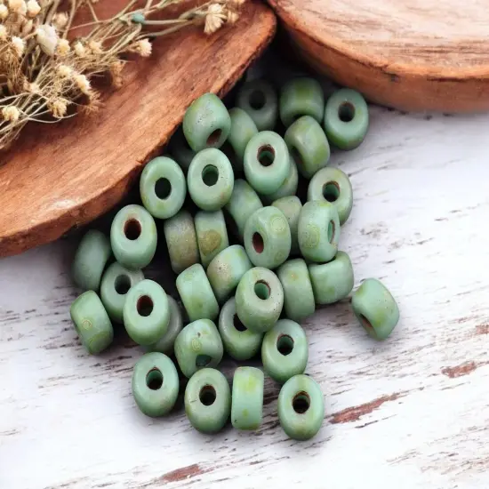 20g Matte Green Turquoise Travertine 2/0 Matubo Beads {1}
