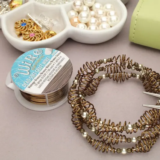 The Beadsmith CW Button {3}