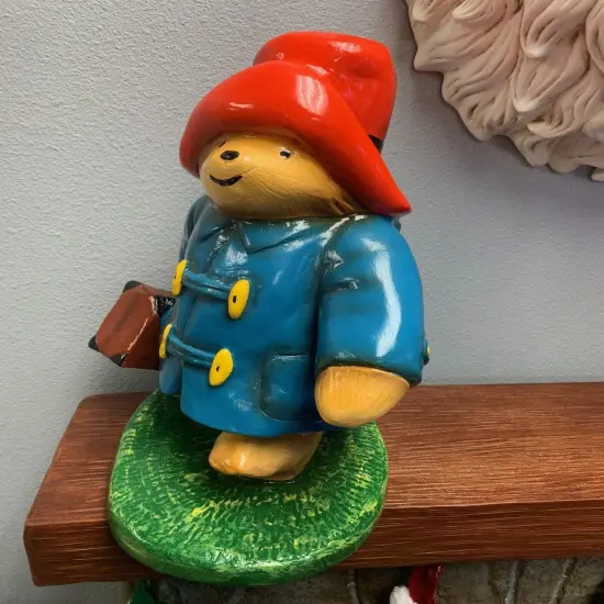 Travelling Bear Statue {6}
