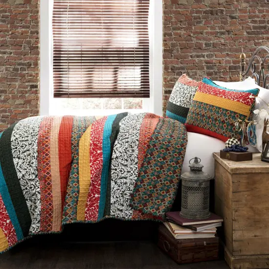King size 3-Piece Quilt Set in Modern Colorful Stripe Geometric Floral Pattern {1}